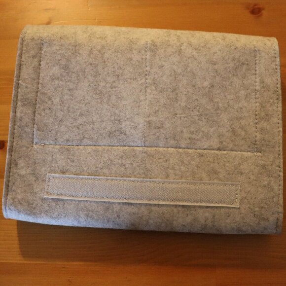 Felt bedside storage bag with 3 pockets, no tools needed - Picture 4 of 5